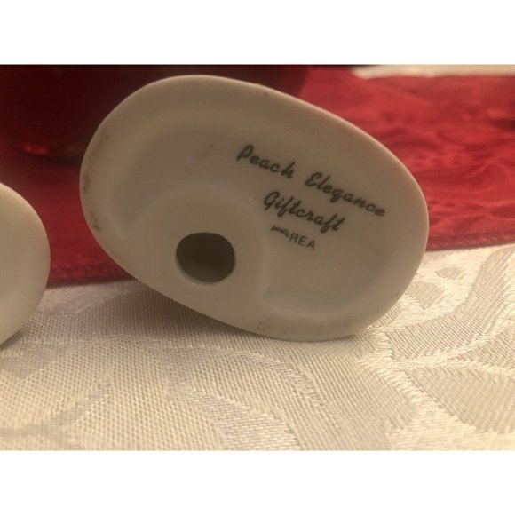 Vintage Giftcraft Peach Elegance Porcelain Figurines - Picture 6 of 8